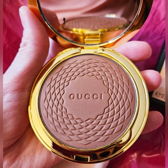 Gucci Sun-Kissed Glow Bronzer+Dust Bag+Brush NIB - Picture 3 of 16